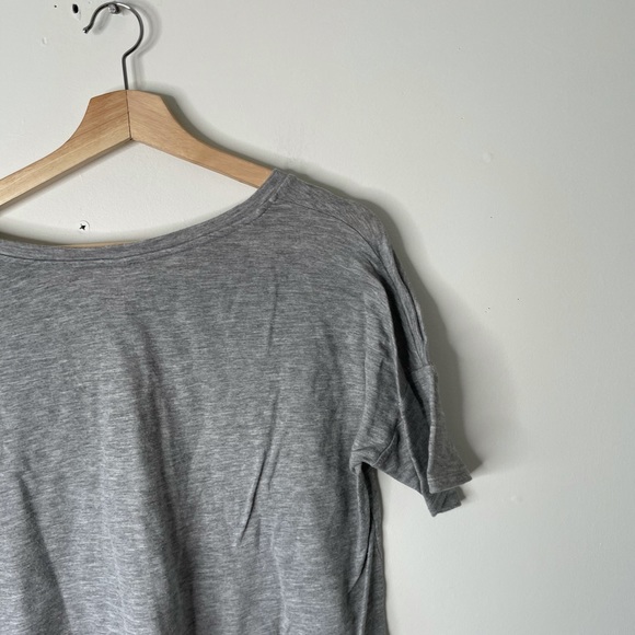 Tresics gray tee shirt large shirt sleeve top - Picture 9 of 9